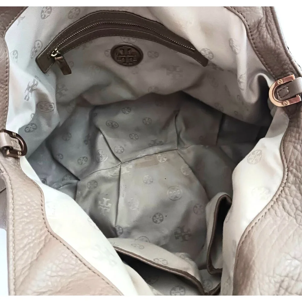 Tory Burch Dakota Lg Hobo Satchel Clay Beige Pebbled Leather Gold Logo w Dustbag